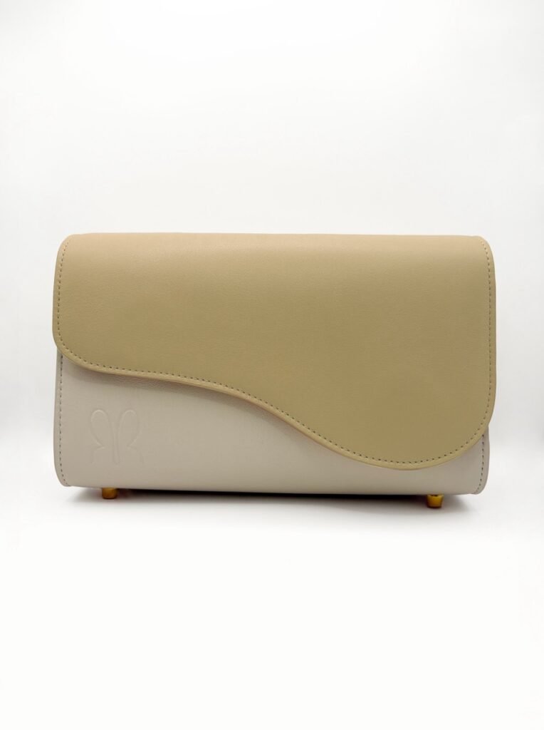 Cal·la Modular Leather bag in Creme with vanilla flap